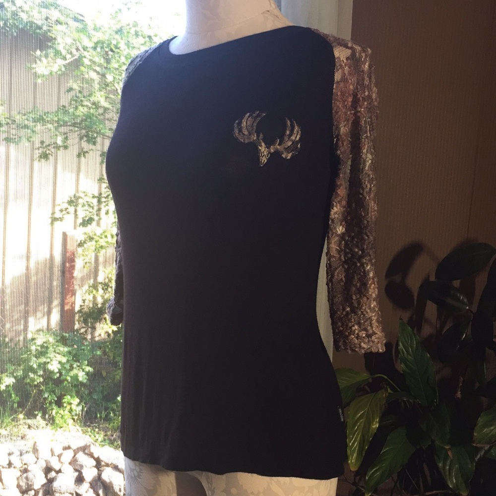 Girls with guns 3/4‎ sleeves top size medium